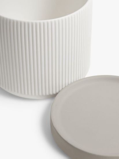 Ribbed Planter & Base, White